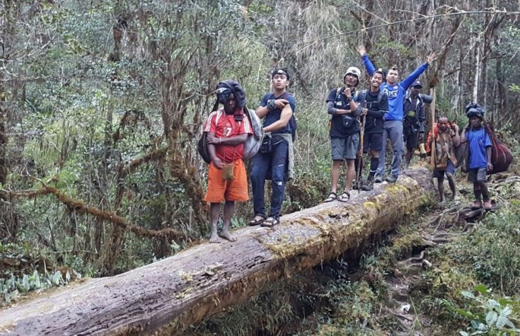 Carstensz 4884 m