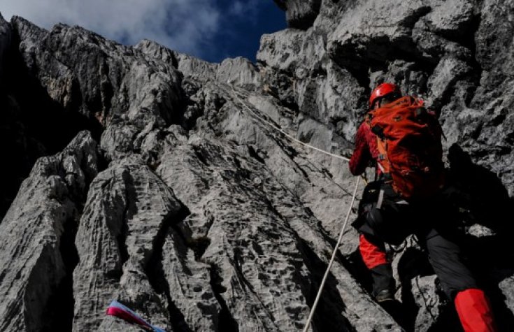 Carstensz 4884 m