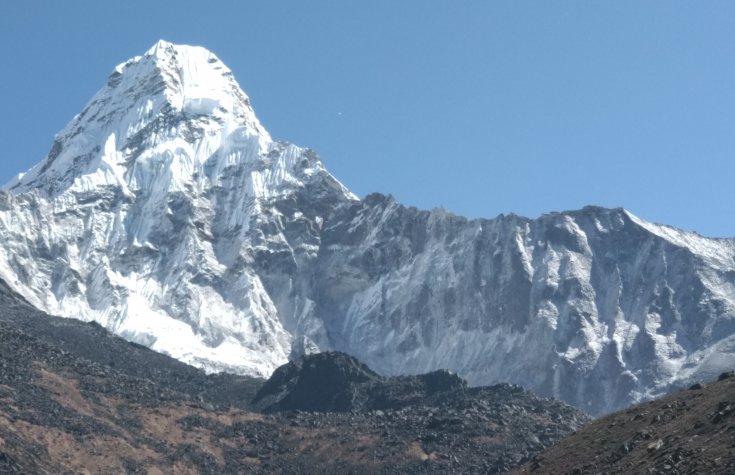 AMA DABLAM 6812m