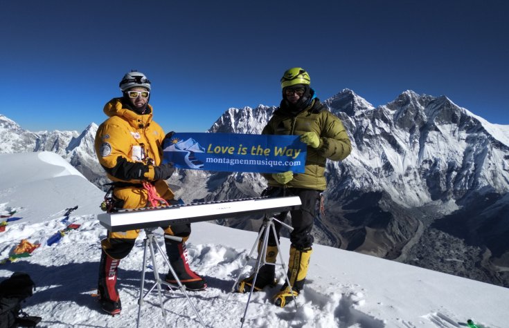 AMA DABLAM 6812m