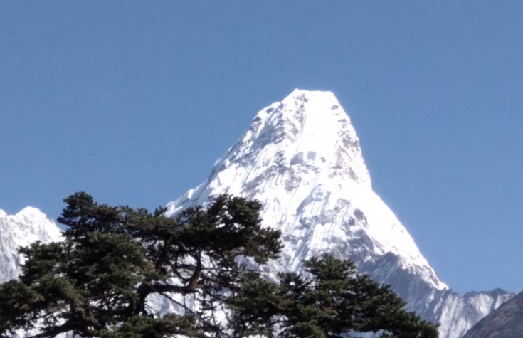 AMA DABLAM 6812m